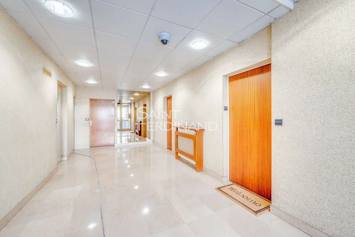 Appartement à NEUILLY-SUR-SEINE