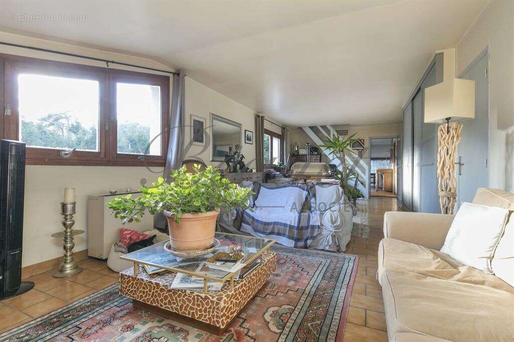 Maison à POIGNY-LA-FORET