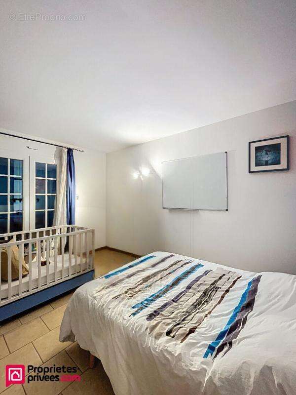 Propriété de 220m2 avec piscine sur 6 000 m² de terrain , à 5 min de Saint-Maximin, Ollières 83470 - photo 15