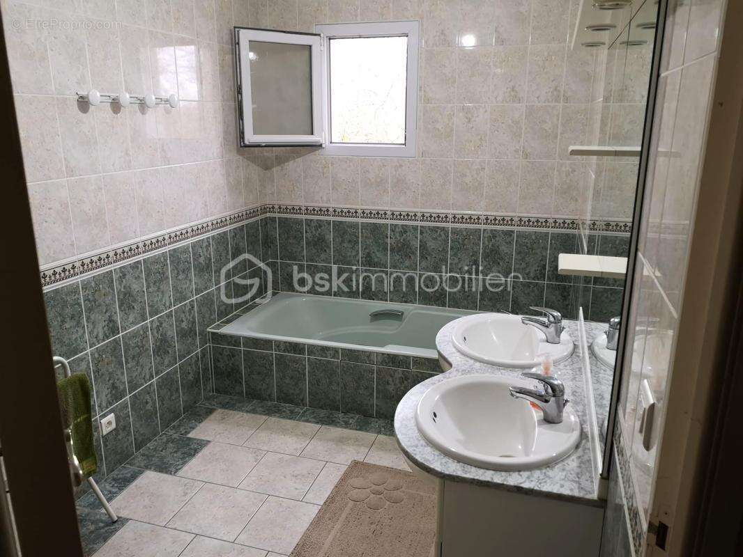 MAISON 8 pièces 186 m² - photo 12