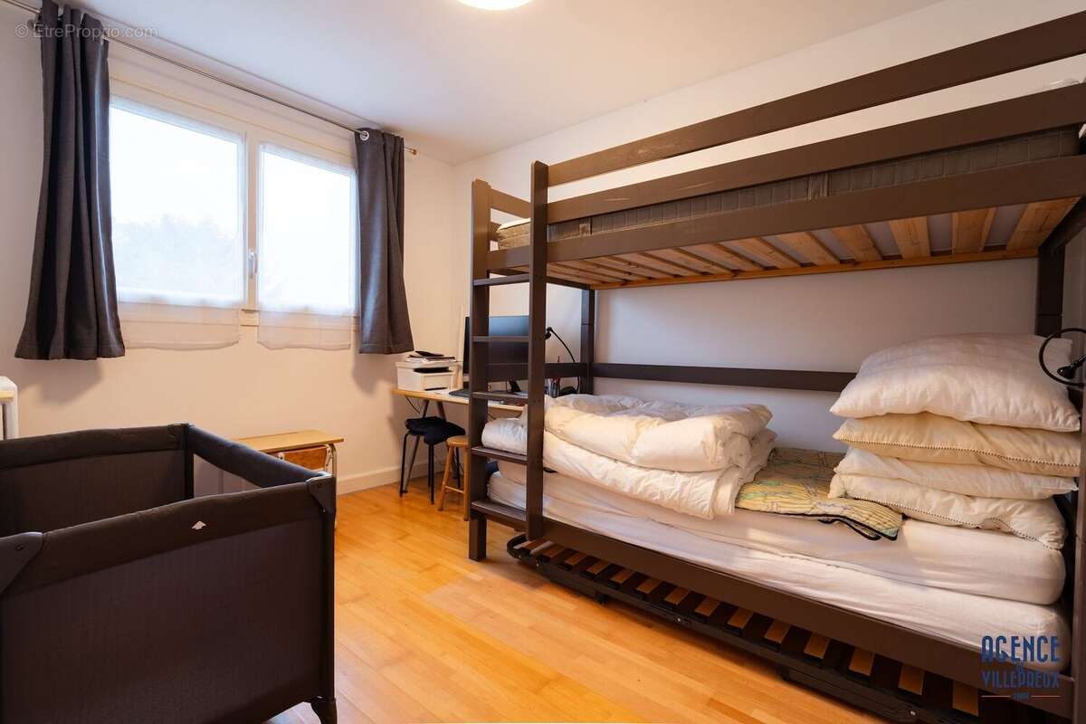 Appartement à LES CLAYES-SOUS-BOIS