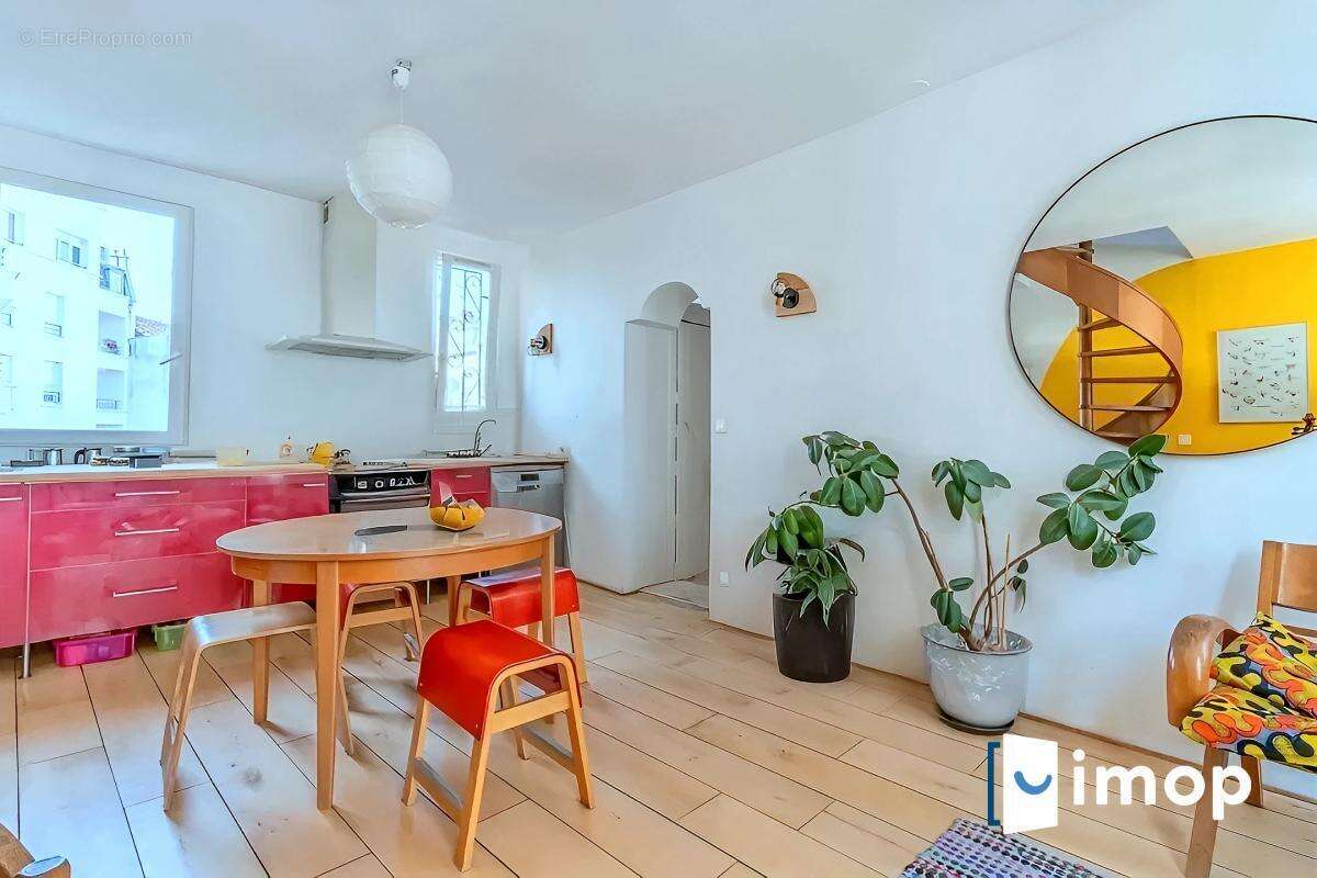 Duplex de 122m² à 2 min du Métro 13 Porte de Paris à très faibles charges - photo 2