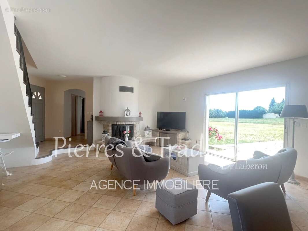 Maison à SIMIANE-LA-ROTONDE