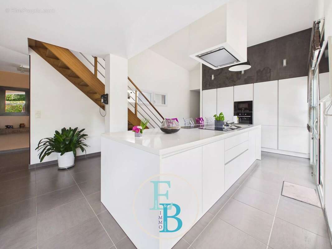 MAISON - T5 - 157,93m2 - photo 7