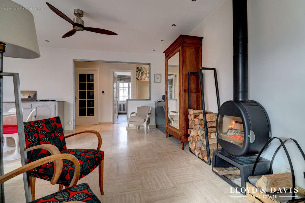 Maison à SAINT-BONNET-DE-MURE