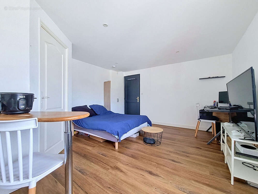 Maison 3 chambres avec 3 studios indépendants loués et un garage - photo 15