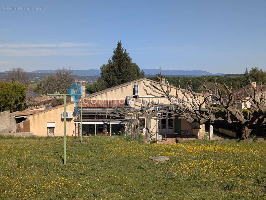 Maison à MAUBEC