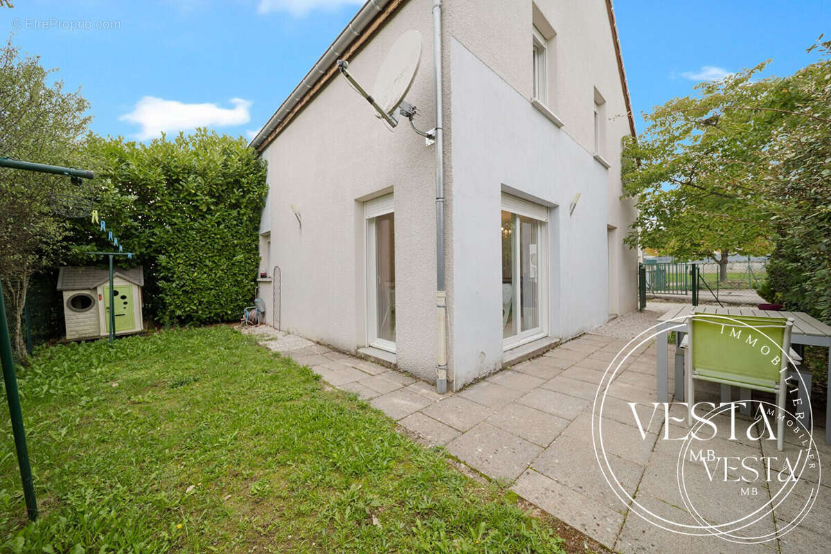 Maison à BELLENEUVE