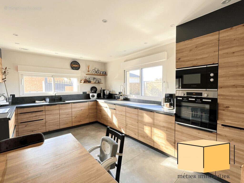 Maison 167 m² à Belley  - photo 6