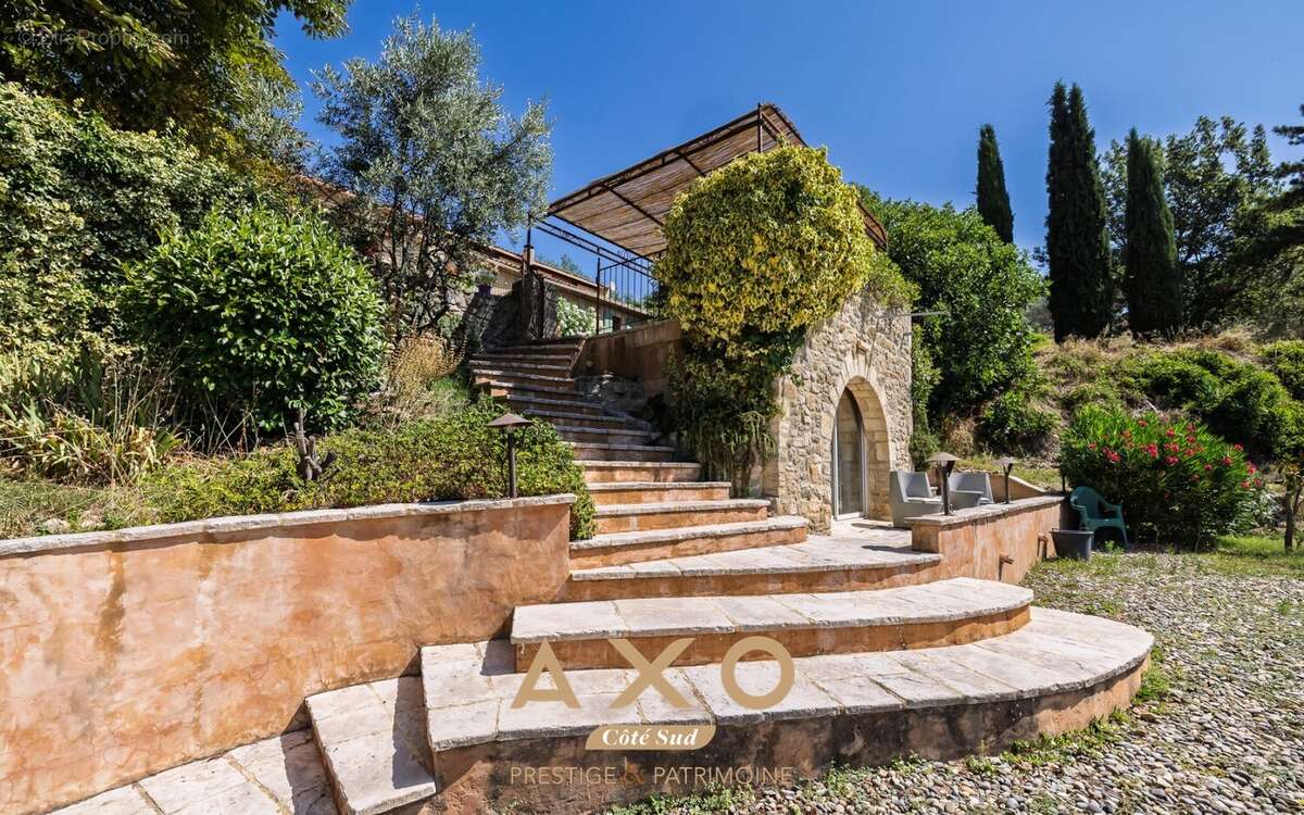 Allemagne-en-provence - bastide - 696 m² - 5 habitations - piscine 15x7 - terrain 1 ha - 995 000  - photo 23