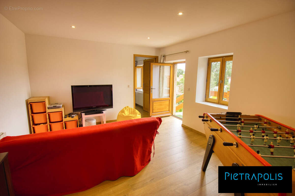 Maison 7 pièces 177 m² à vendre à Lancie (69220) - photo 9