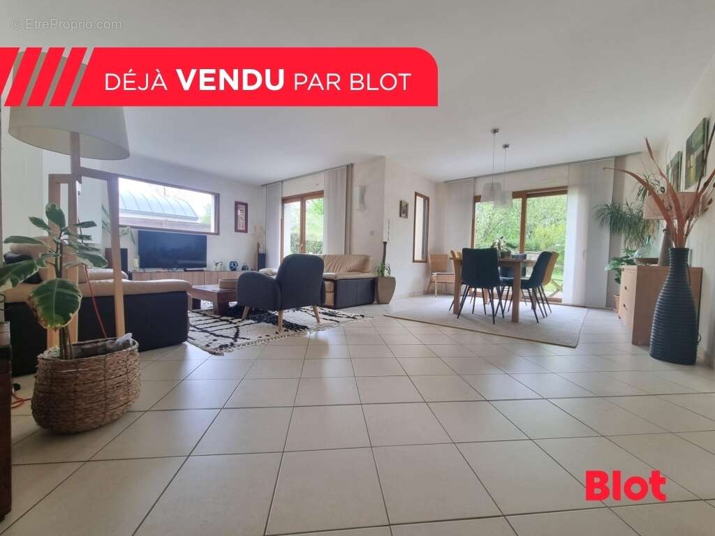 Maison 230 m² à Pace  - photo 3