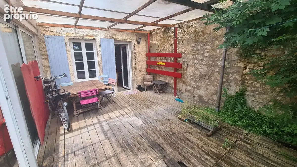 Ensemble immobilier Angoulême - 2 T2 duplex, 2 studios + maison - photo 2