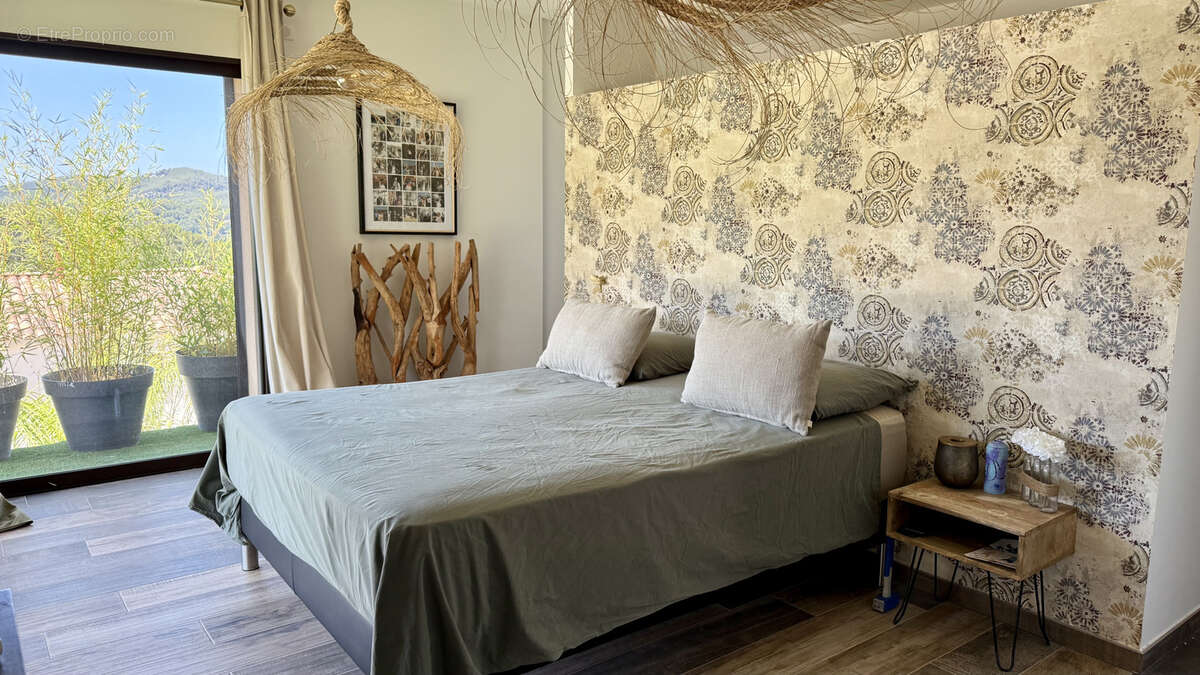 Maison à LE CASTELLET