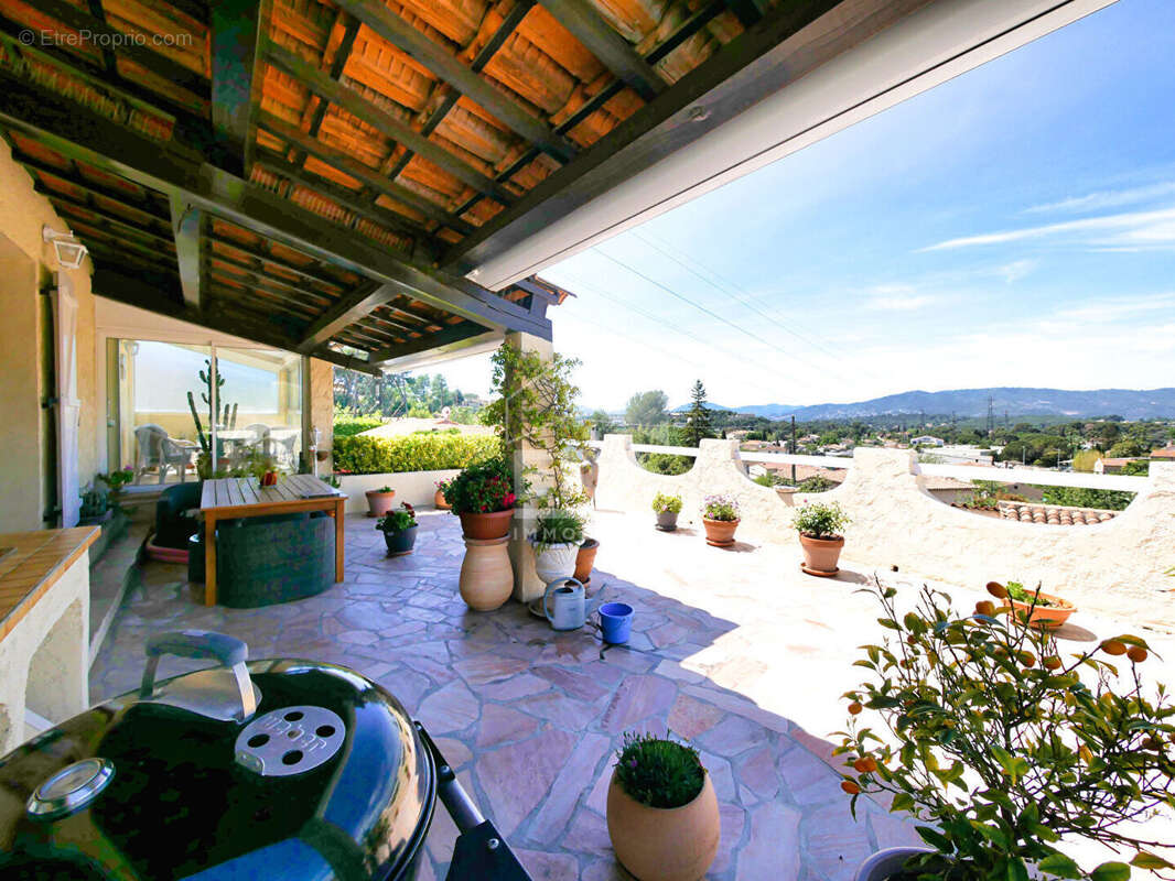 Maison à MOUGINS