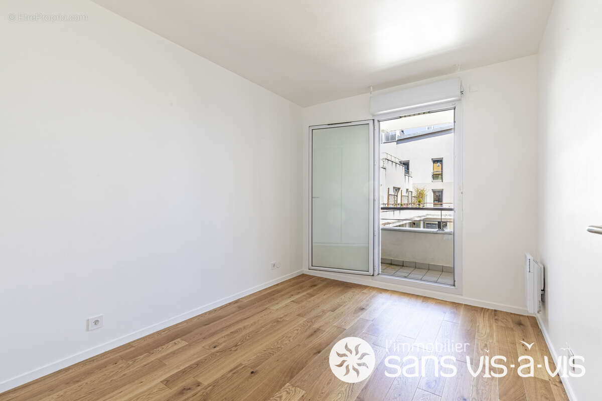 Appartement à COURBEVOIE