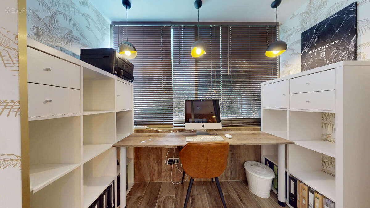 Appartement à SAINT-LAURENT-DU-VAR