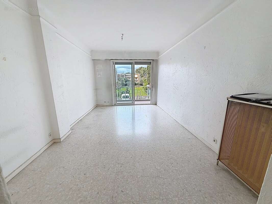 Grand 2 Piéces les Colombiers de m² avec cave et Parking Extérieur - photo 3