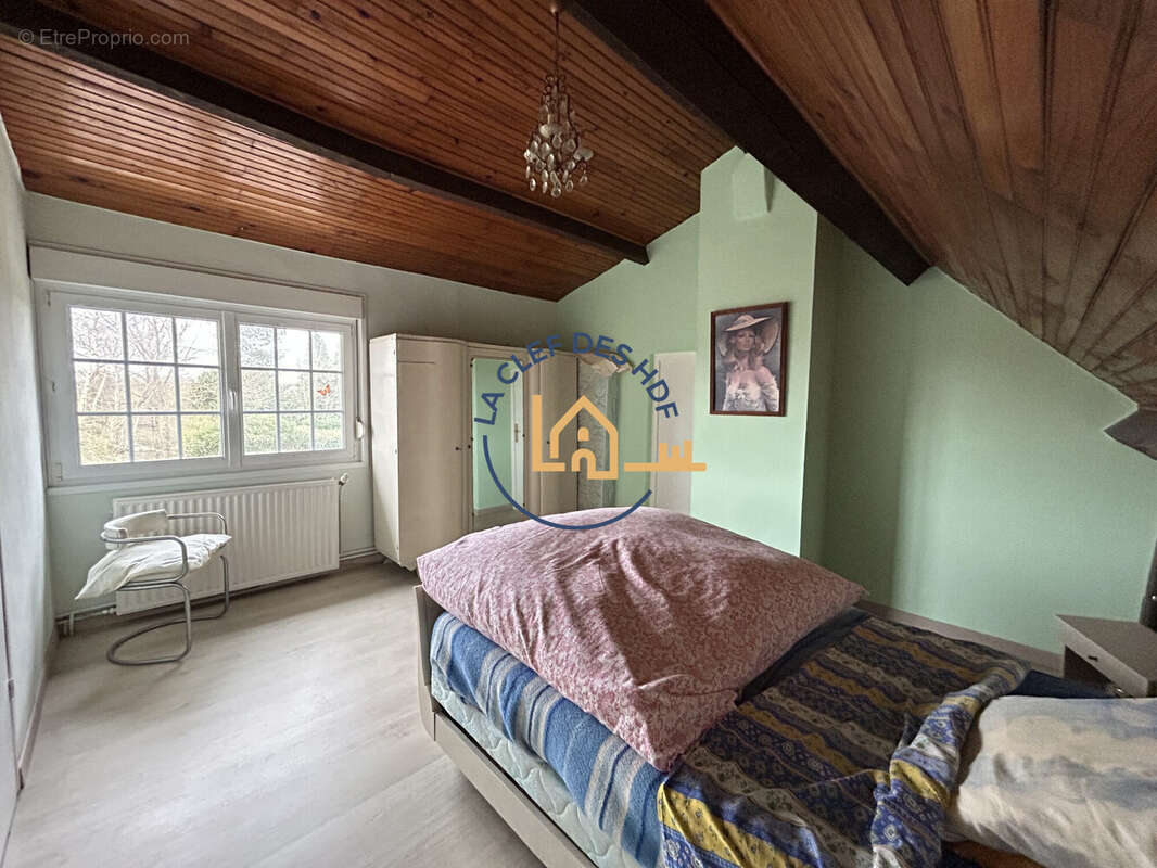 Maison à CROISILLES