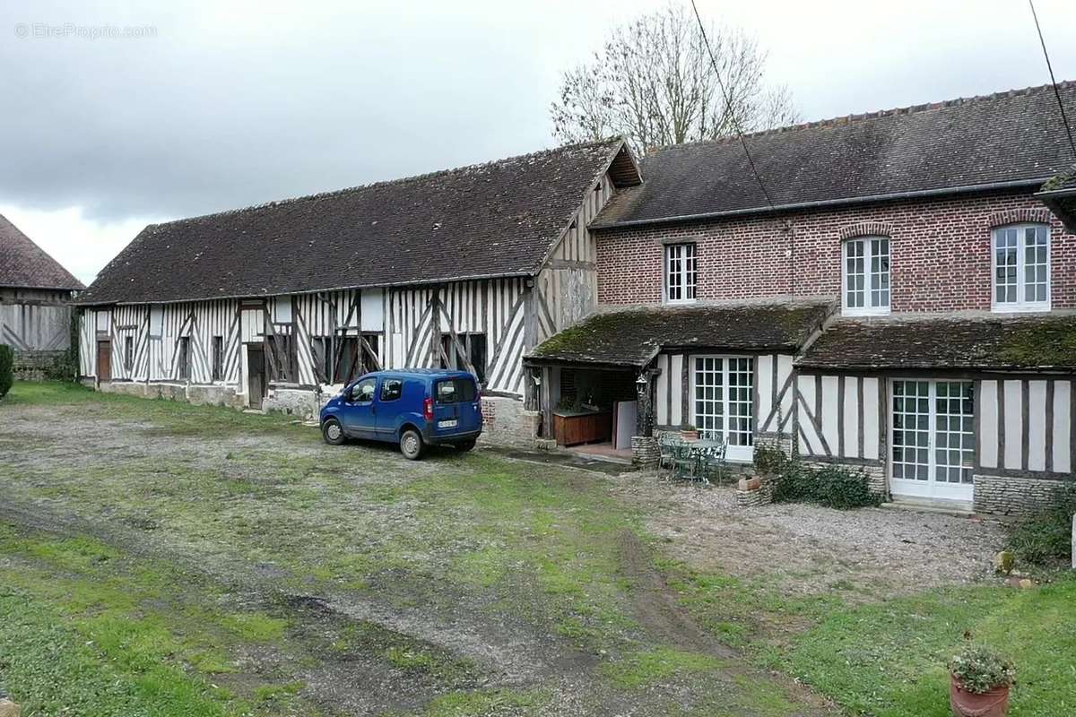 Maison à SAINT-PIERRE-SUR-DIVES
