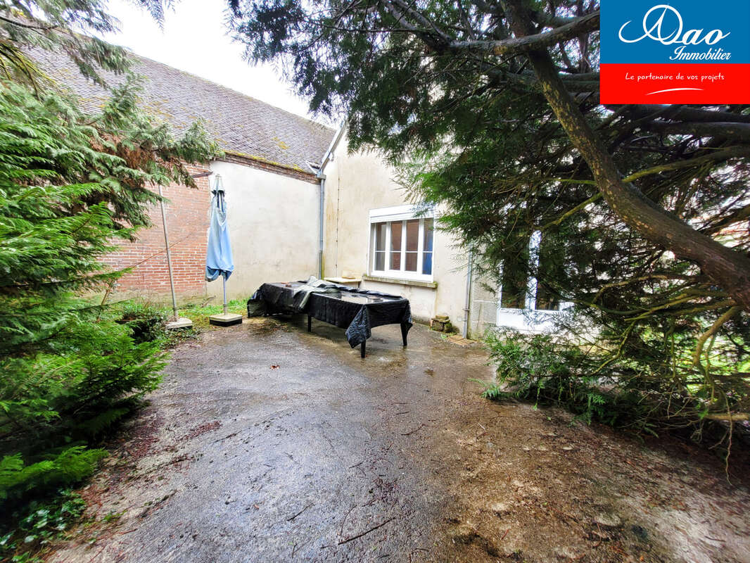Grande maison familiale avec dépendances - photo 14