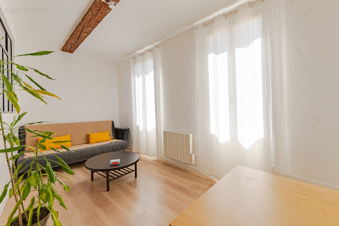 Appartement à MARSEILLE-2E