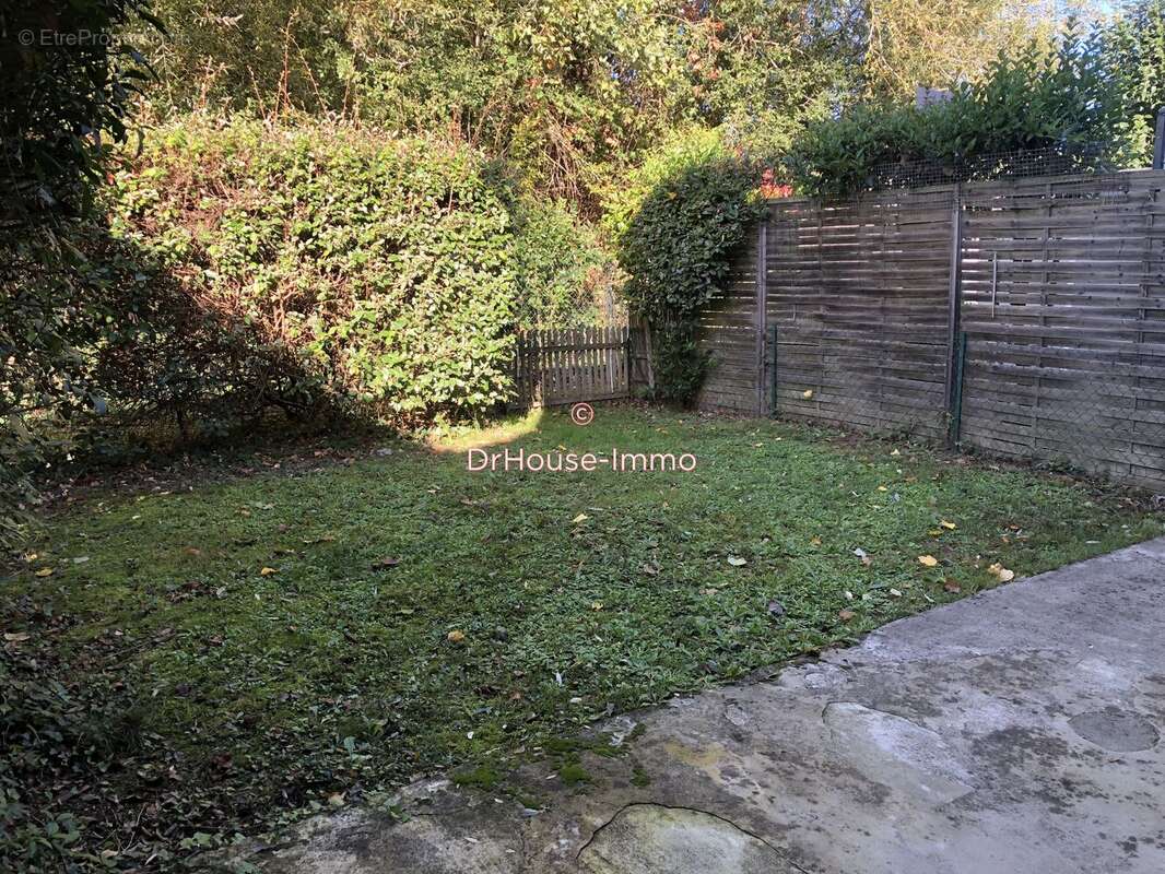 Maison à SAINT-SEURIN-SUR-L&#039;ISLE