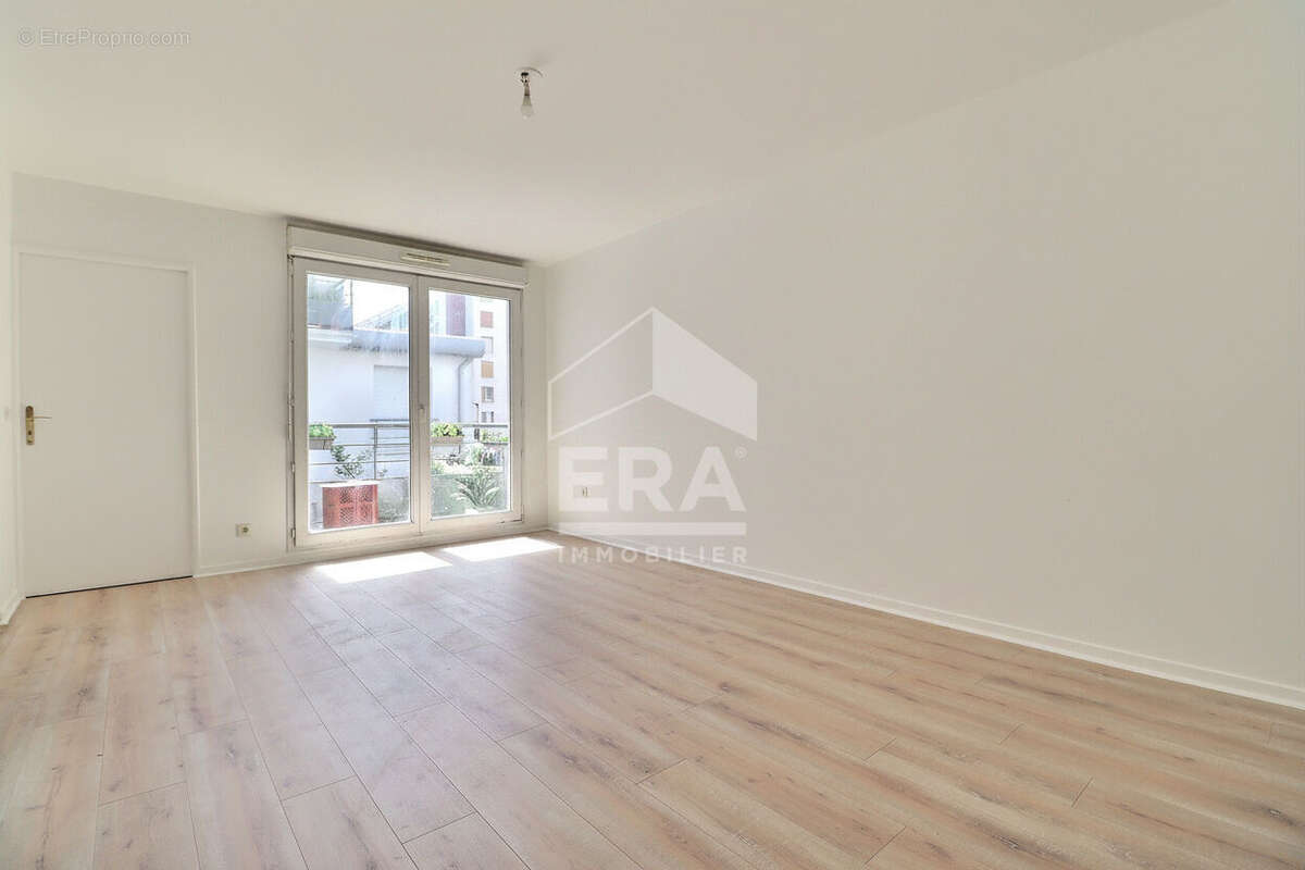 Appartement à AUBERVILLIERS