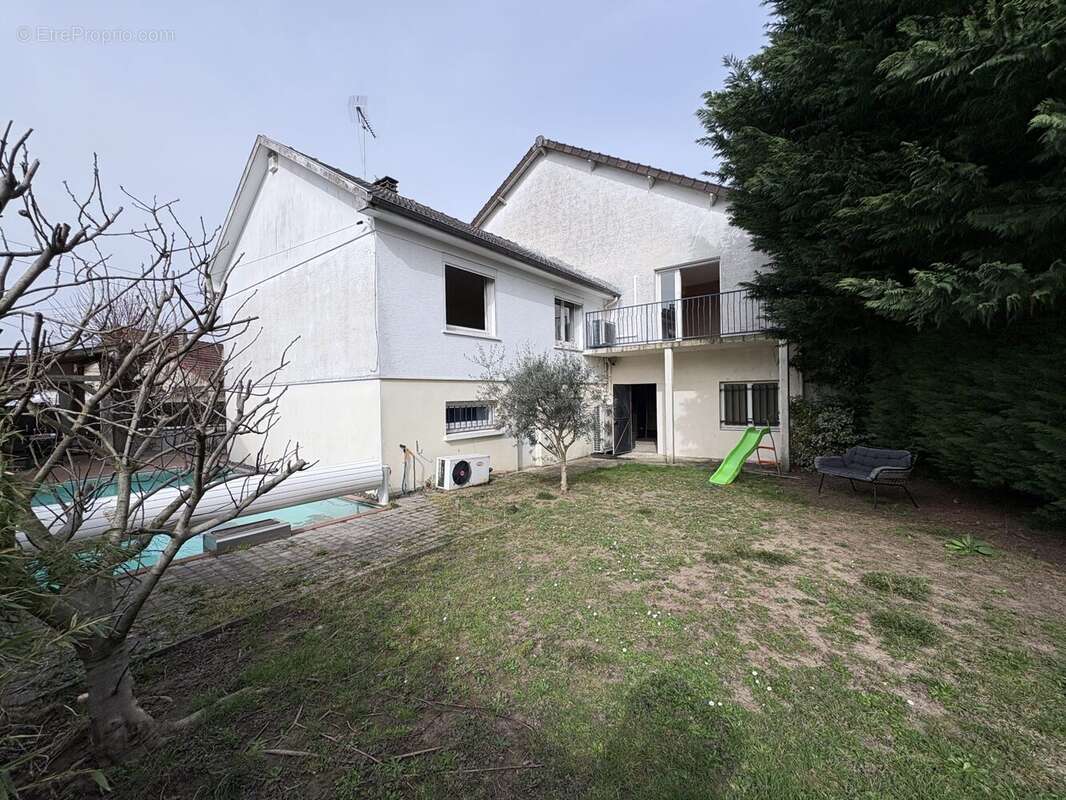 Maison à CHAMPIGNY-SUR-MARNE