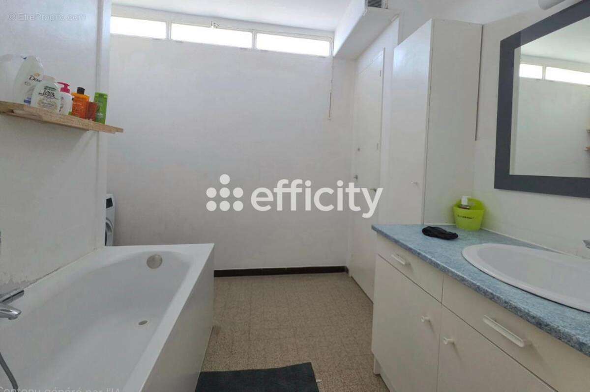 Appartement à MARSEILLE-9E
