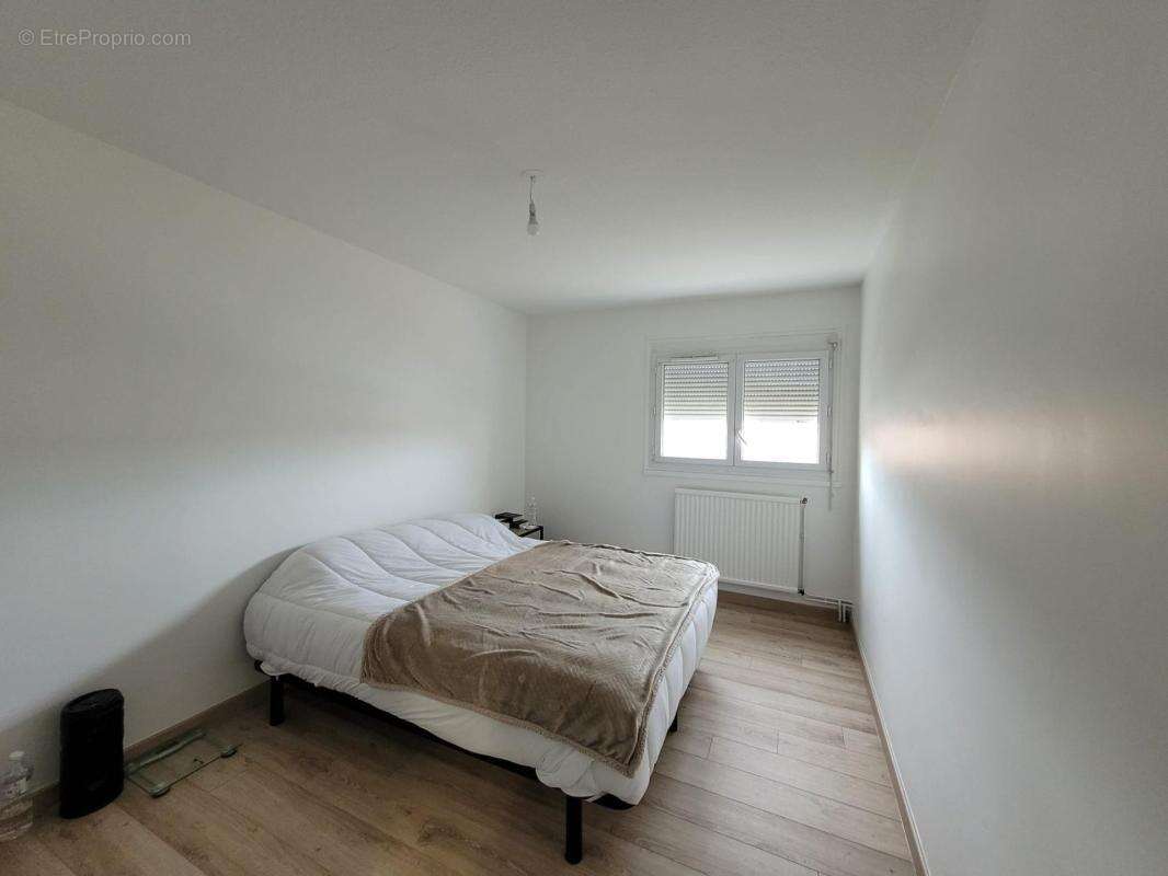 Appartement à ROCHE-LA-MOLIERE
