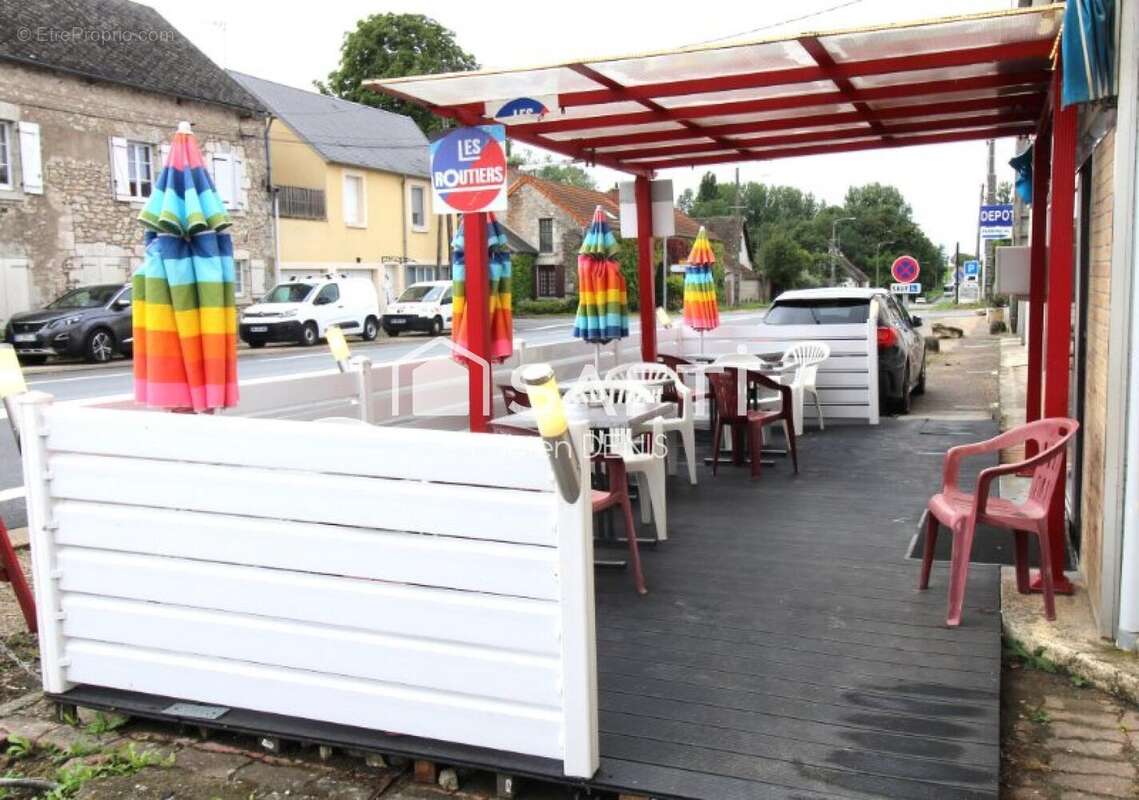 Photo 3 - Commerce à TAVERS