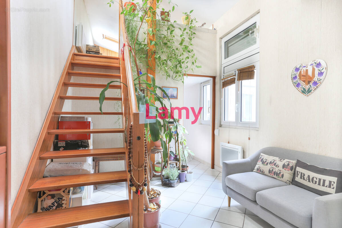 Appartement à PARIS-19E