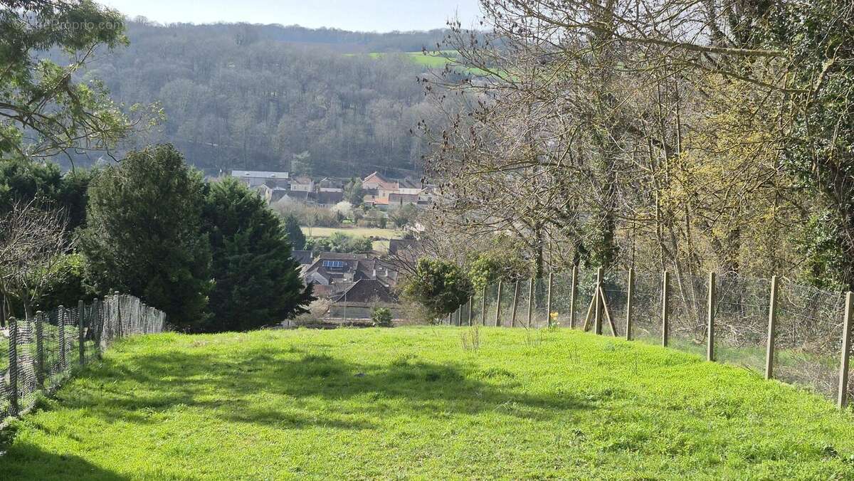 Terrain à NEZEL