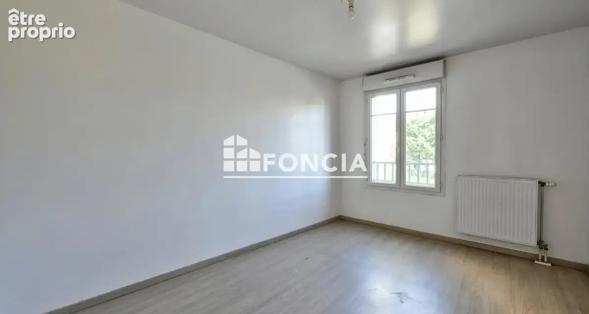 À VENDRE – Appartement 3 pièces avec balcon et 2 parkings privatifs à Persan / DPE - C - photo 7