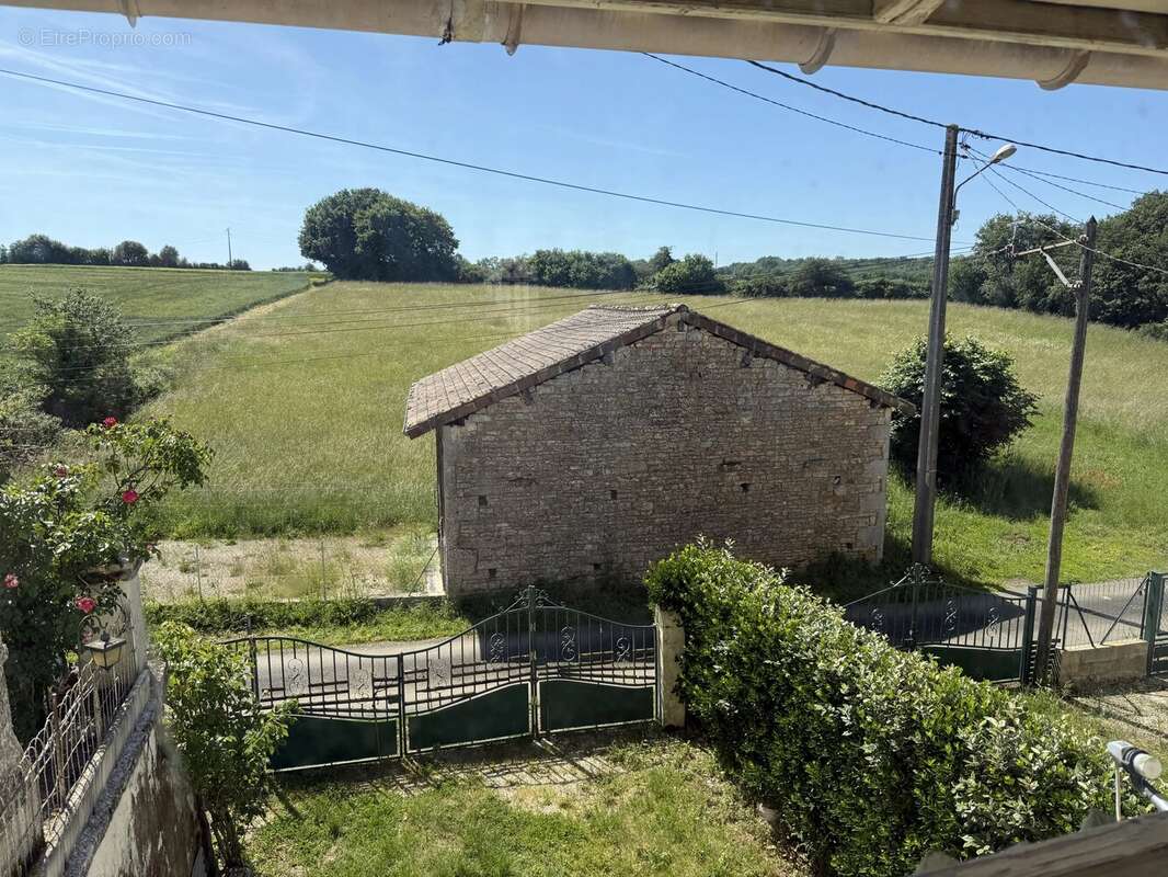 Maison à NANTEUIL-EN-VALLEE