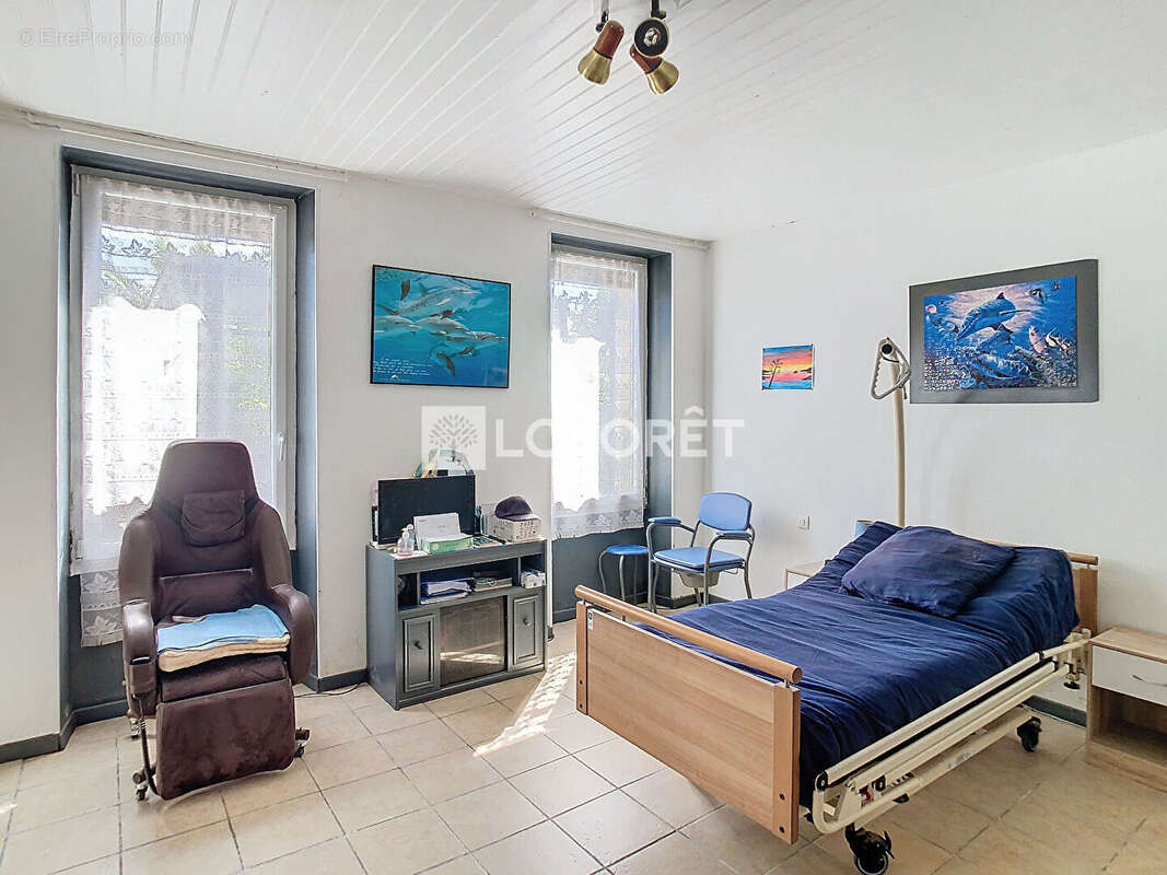 Maison à CIVRAC-DE-BLAYE