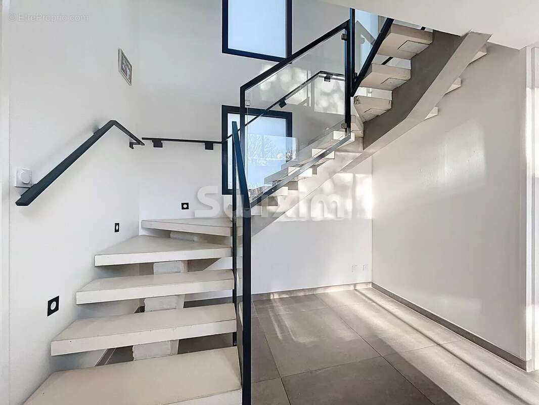 Maison à VILLARS-LES-DOMBES