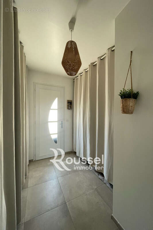 Maison à POUSSAN