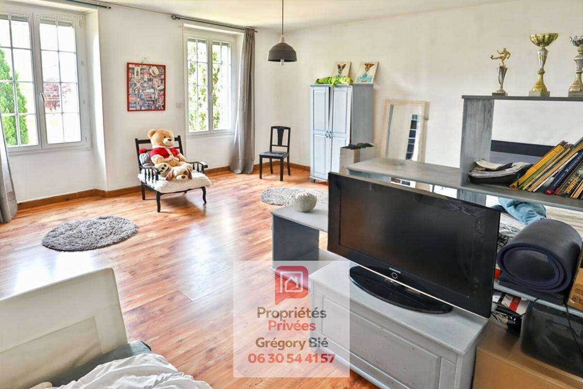 Maison de maître 7 pièce(s) 241 m2 - photo 11
