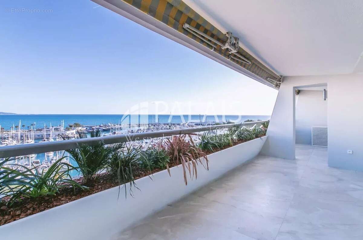 Appartement à VILLENEUVE-LOUBET