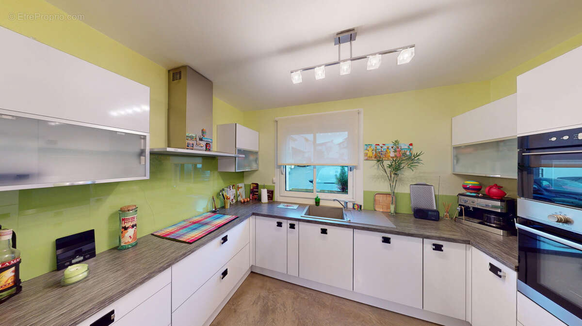 Maison à ONET-LE-CHATEAU