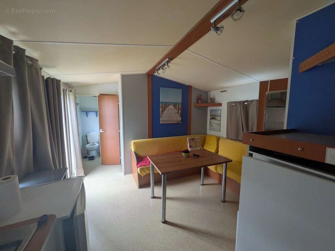 Ambon mobil-home de 26m² environ 2 chambres avec terrasse bois sur l'extérieur et abris de jardin parcelle de 200m² environ - photo 5