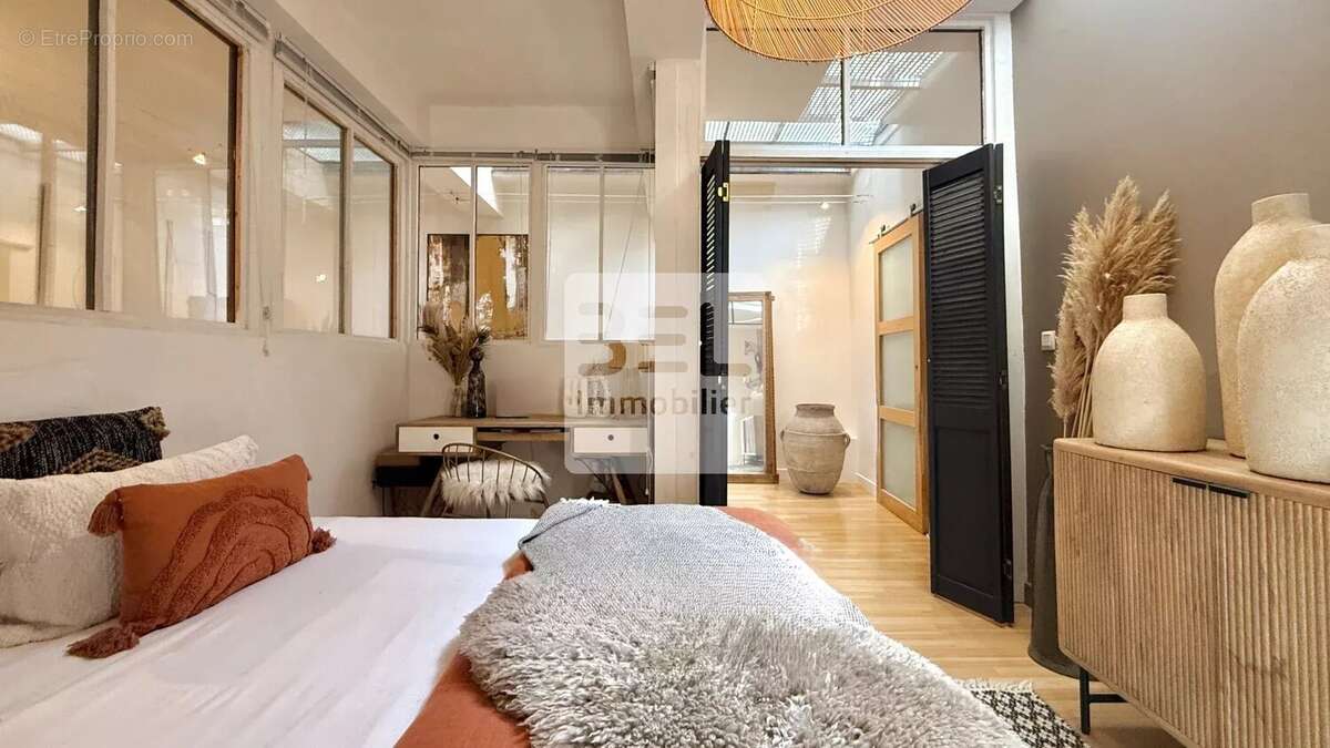 Maison à LAUDUN-L'ARDOISE