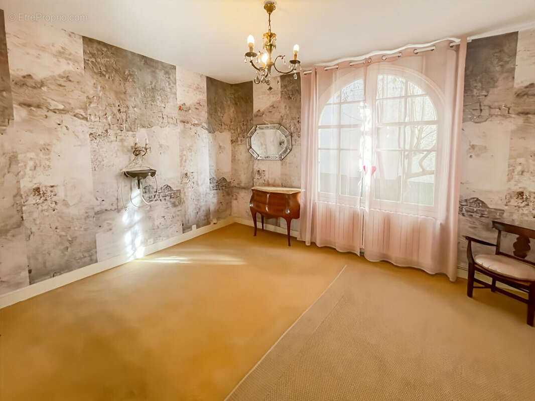 Maison à SAINT-CYR-SUR-MER