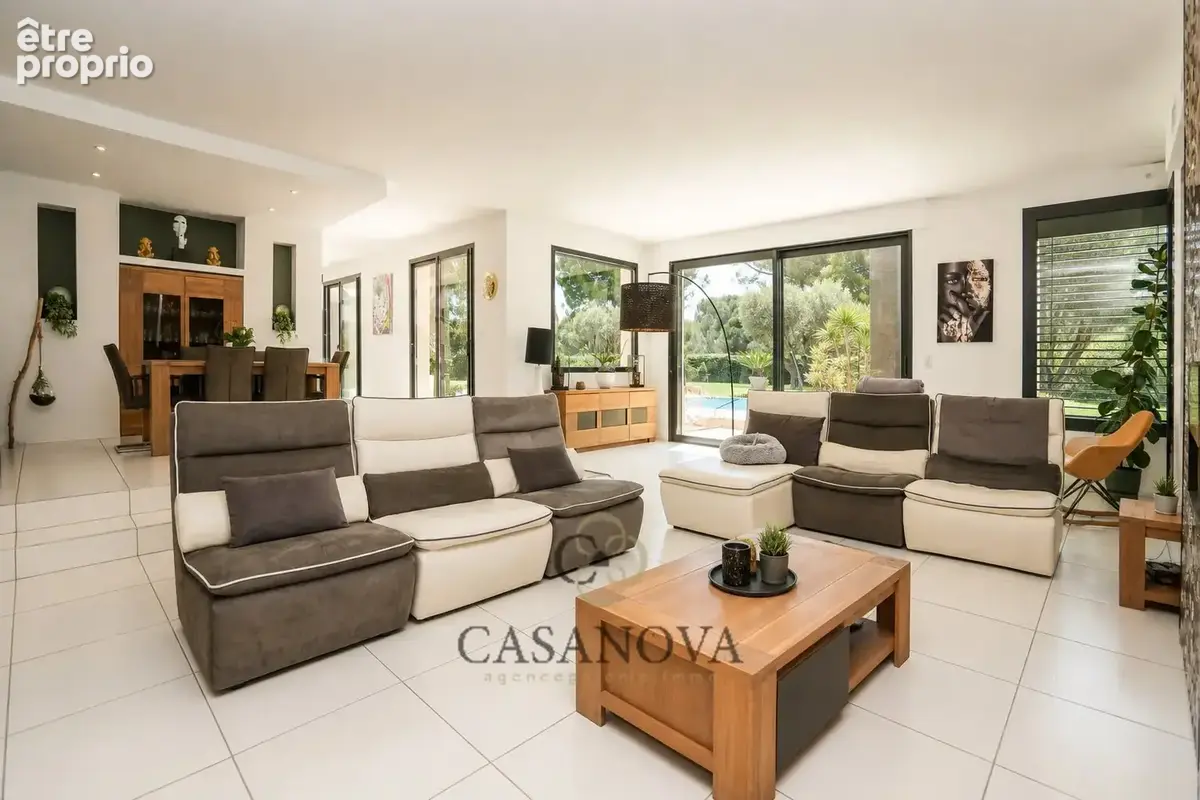 Propriété de 351 m² avec piscine et terrain de 7 310 m² aux portes de Montpellier - photo 4