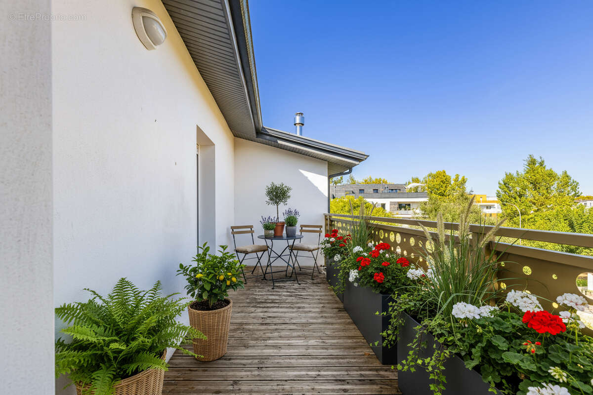 Appartement à VILLENAVE-D'ORNON