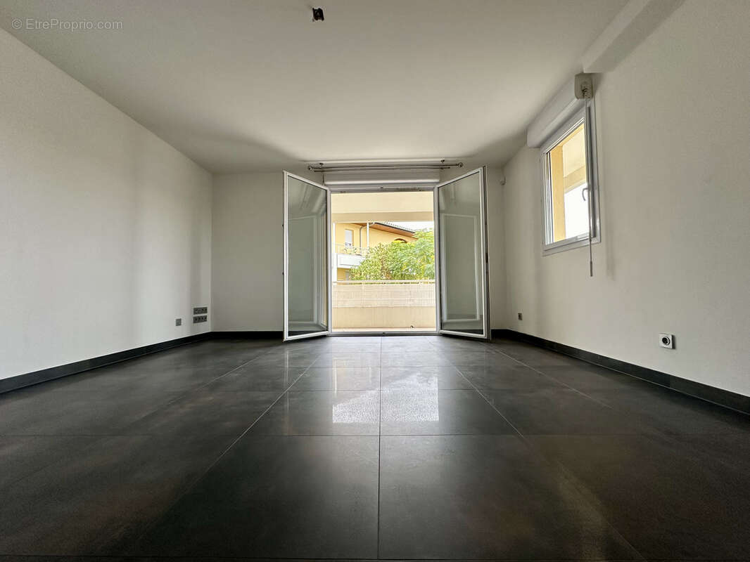 Appartement à LATTES