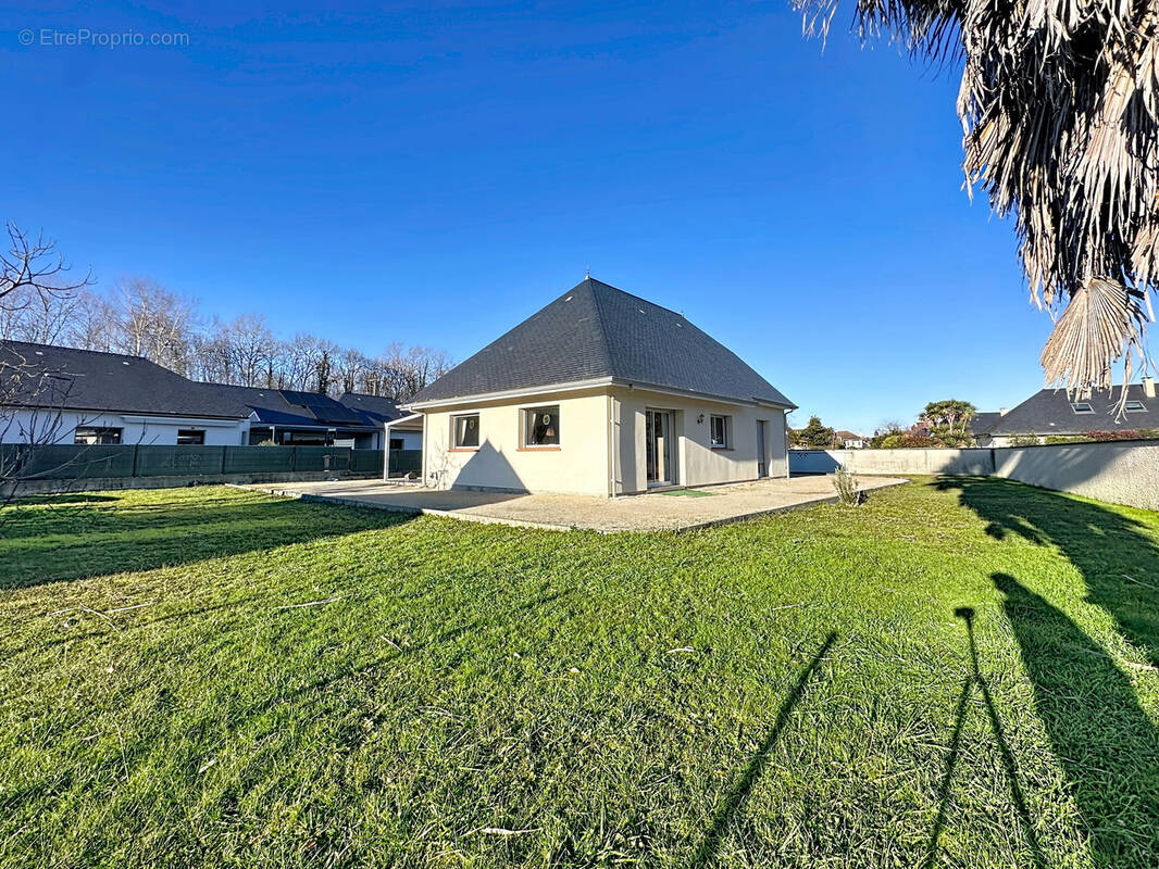 Maison à NAY