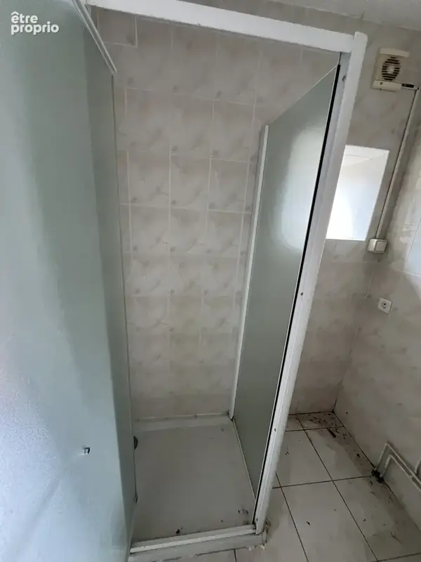 Centre de Craponne, maison individuelle à rénover avec dépendances sur terrain de 800m2. - photo 20